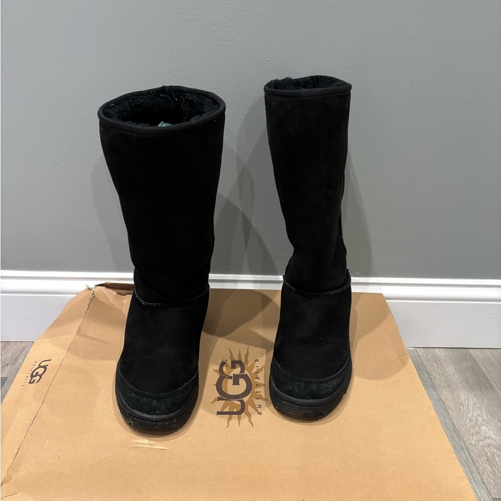 UGG Women's Classic Black Winter Boots